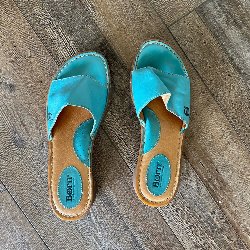 Born sandals
